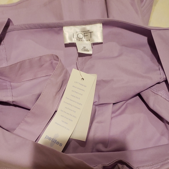 NWT sleeveless lilac top. - Picture 4 of 5